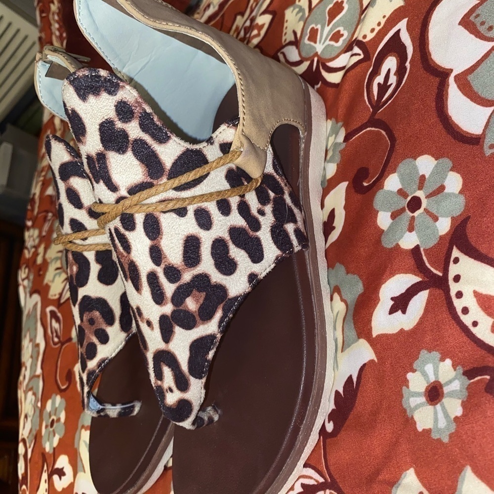 Sandals - Picture 3 of 7
